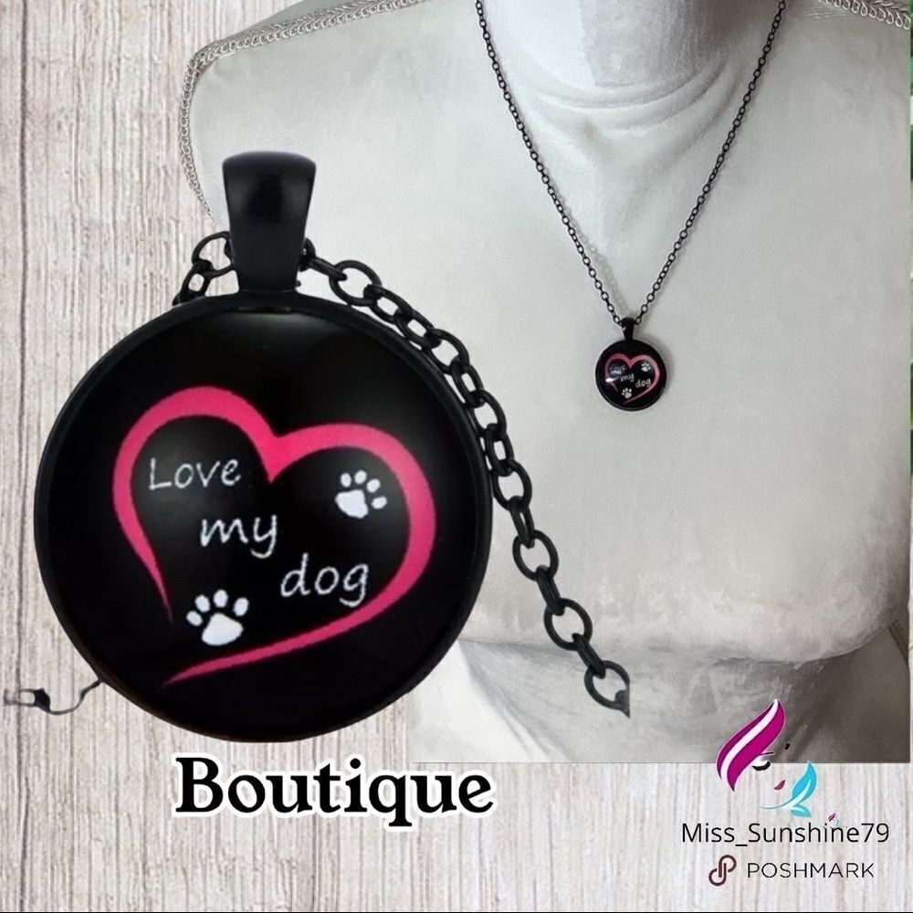 Boutique NEW - 🥰 Love my dog cabochon necklace